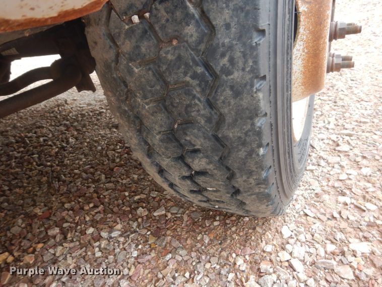 image for item GA9044 2003 Ford F450 Super Duty  flatbed truck