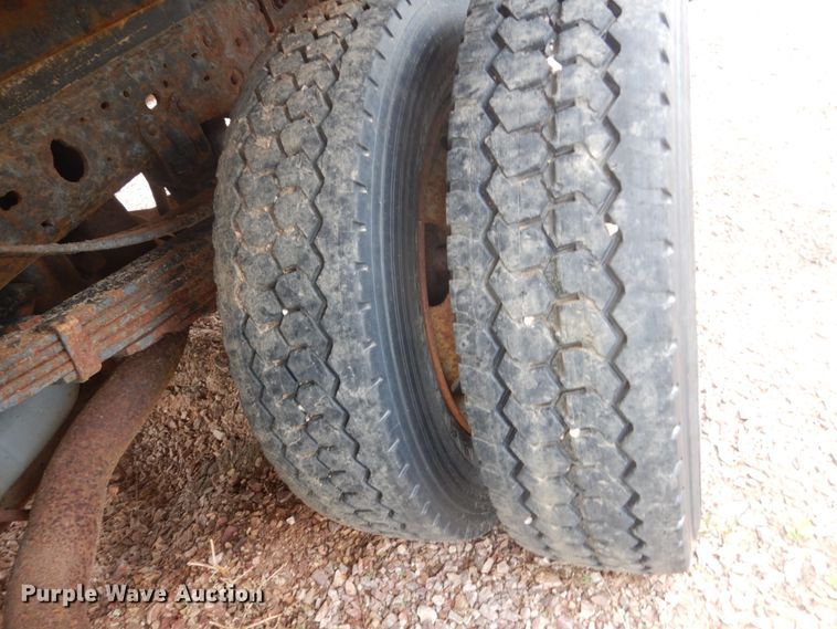 image for item GA9044 2003 Ford F450 Super Duty  flatbed truck