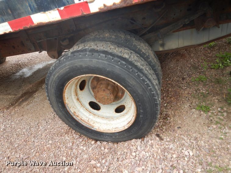 image for item GA9044 2003 Ford F450 Super Duty  flatbed truck