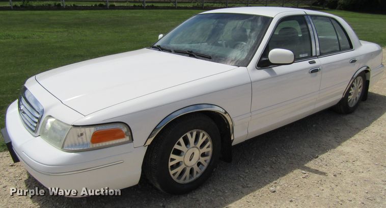 image for item GQ9076 2003 Ford Crown Victoria