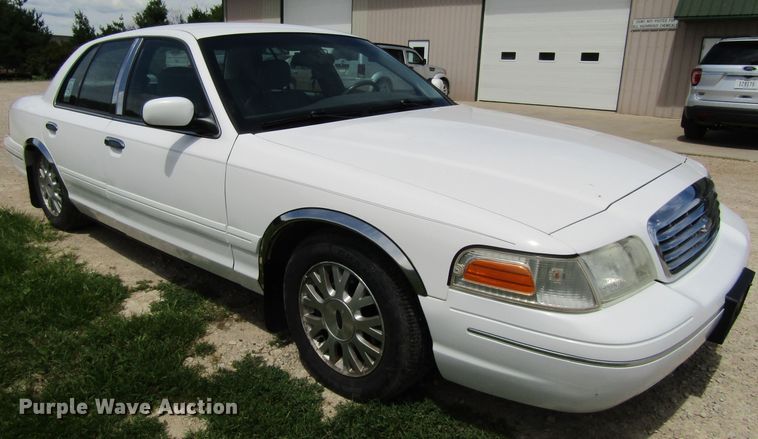 image for item GQ9076 2003 Ford Crown Victoria
