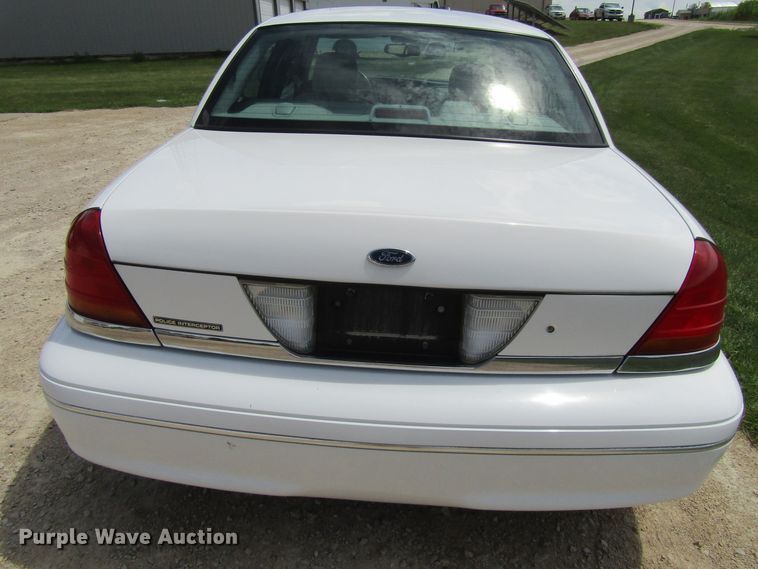 image for item GQ9076 2003 Ford Crown Victoria