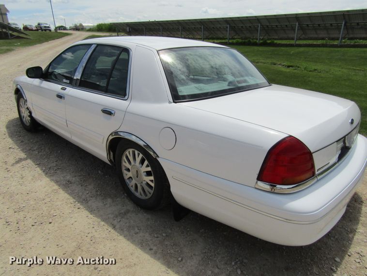 image for item GQ9076 2003 Ford Crown Victoria