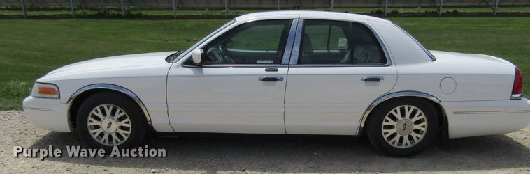 image for item GQ9076 2003 Ford Crown Victoria