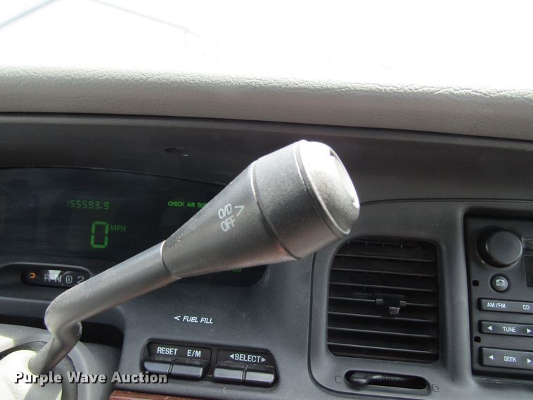 image for item GQ9076 2003 Ford Crown Victoria