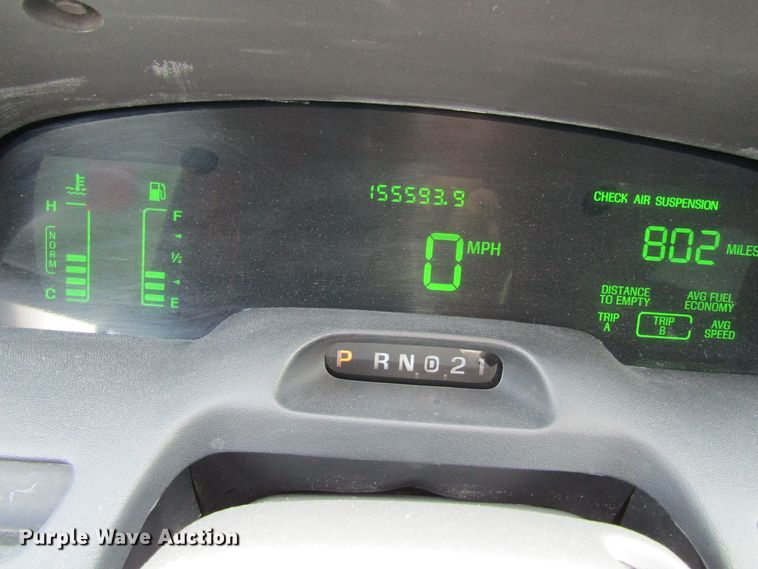 image for item GQ9076 2003 Ford Crown Victoria