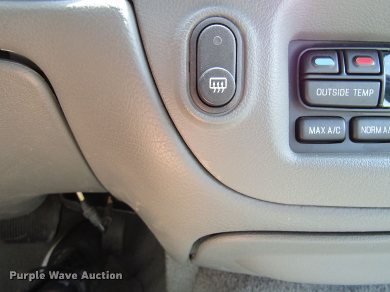 image for item GQ9076 2003 Ford Crown Victoria