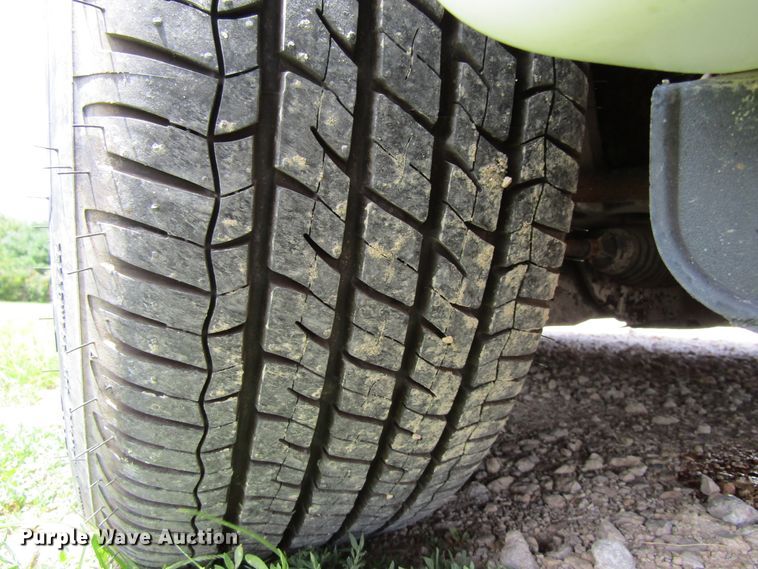 image for item GQ9076 2003 Ford Crown Victoria