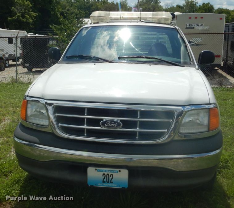 image for item GV9186 2004 Ford F150 XL  pickup truck