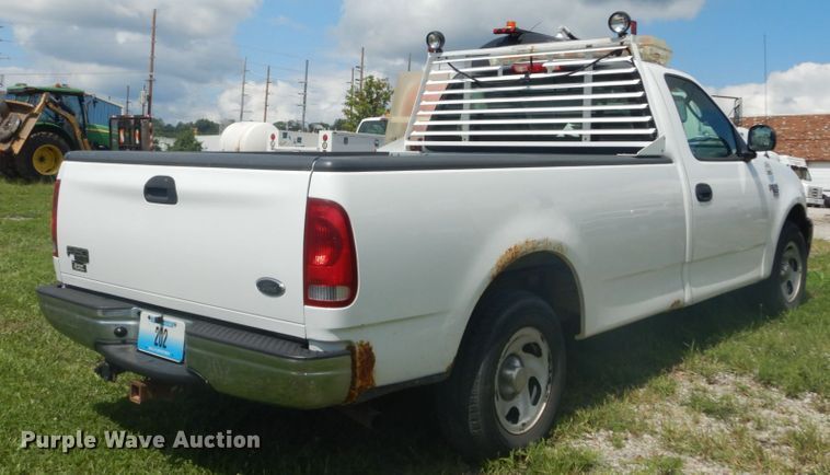 image for item GV9186 2004 Ford F150 XL  pickup truck