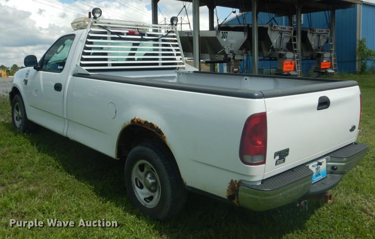 image for item GV9186 2004 Ford F150 XL  pickup truck