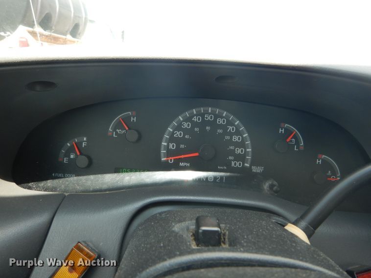 image for item GV9186 2004 Ford F150 XL  pickup truck