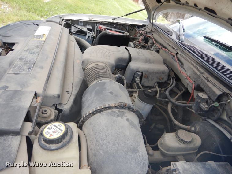 image for item GV9186 2004 Ford F150 XL  pickup truck