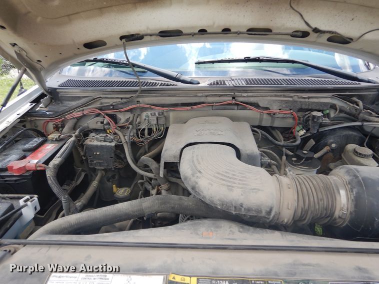 image for item GV9186 2004 Ford F150 XL  pickup truck