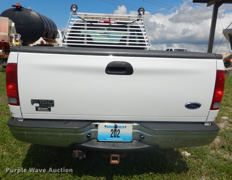 image for item GV9186 2004 Ford F150 XL  pickup truck