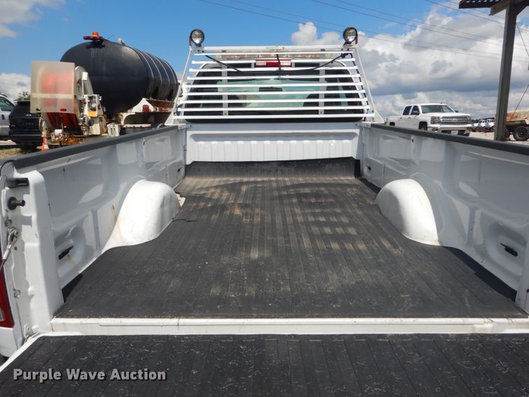 image for item GV9186 2004 Ford F150 XL  pickup truck