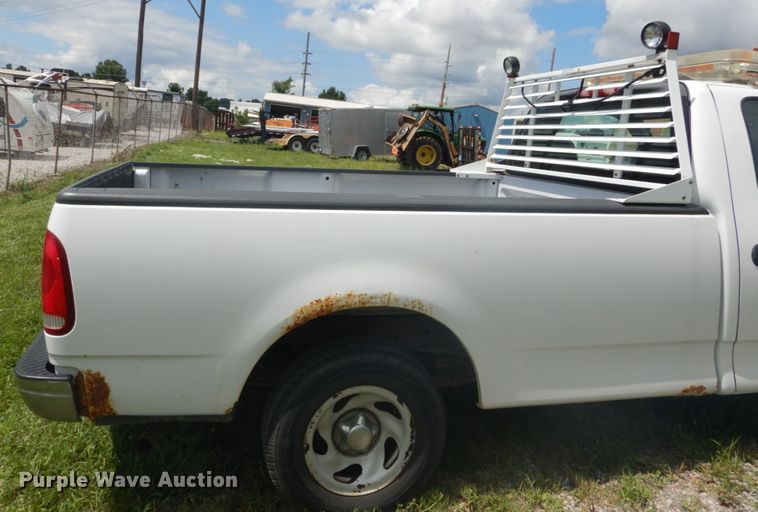 image for item GV9186 2004 Ford F150 XL  pickup truck