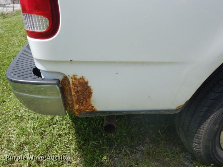 image for item GV9186 2004 Ford F150 XL  pickup truck