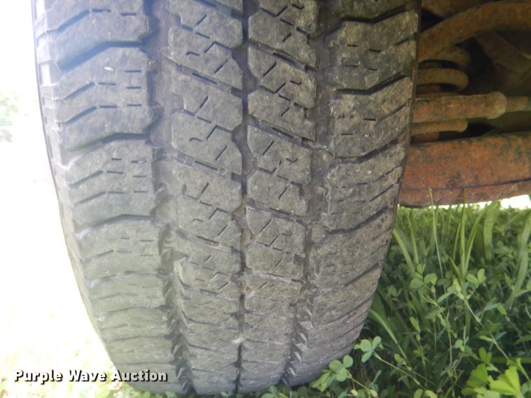 image for item GV9186 2004 Ford F150 XL  pickup truck