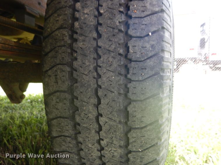 image for item GV9186 2004 Ford F150 XL  pickup truck