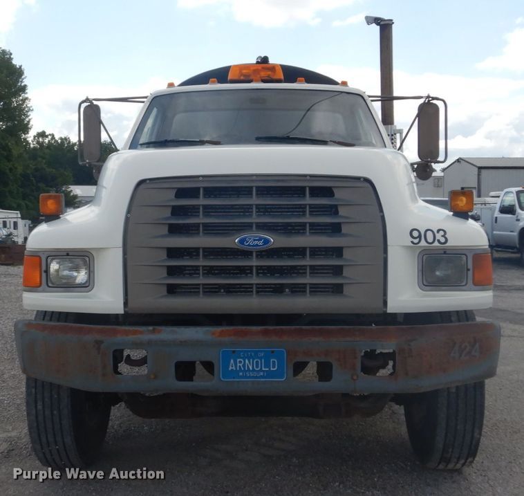 image for item GV9187 1995 Ford F800  sewer jetter truck