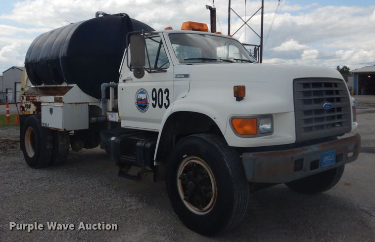 image for item GV9187 1995 Ford F800  sewer jetter truck