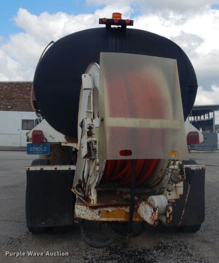 image for item GV9187 1995 Ford F800  sewer jetter truck