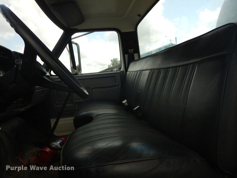 image for item GV9187 1995 Ford F800  sewer jetter truck