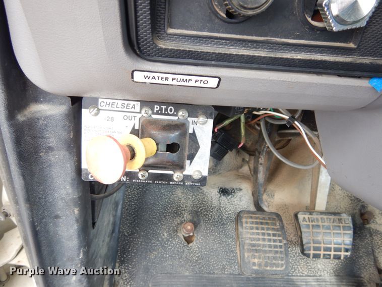 image for item GV9187 1995 Ford F800  sewer jetter truck