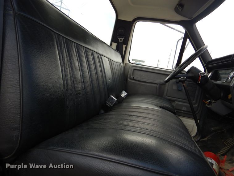 image for item GV9187 1995 Ford F800  sewer jetter truck