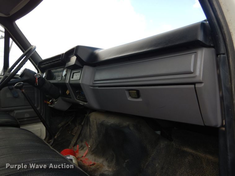 image for item GV9187 1995 Ford F800  sewer jetter truck