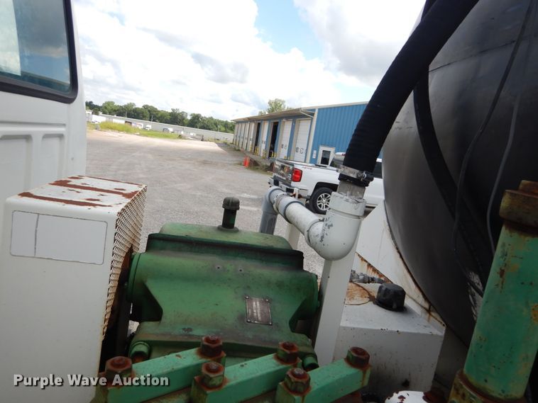 image for item GV9187 1995 Ford F800  sewer jetter truck