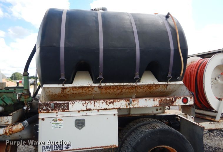 image for item GV9187 1995 Ford F800  sewer jetter truck