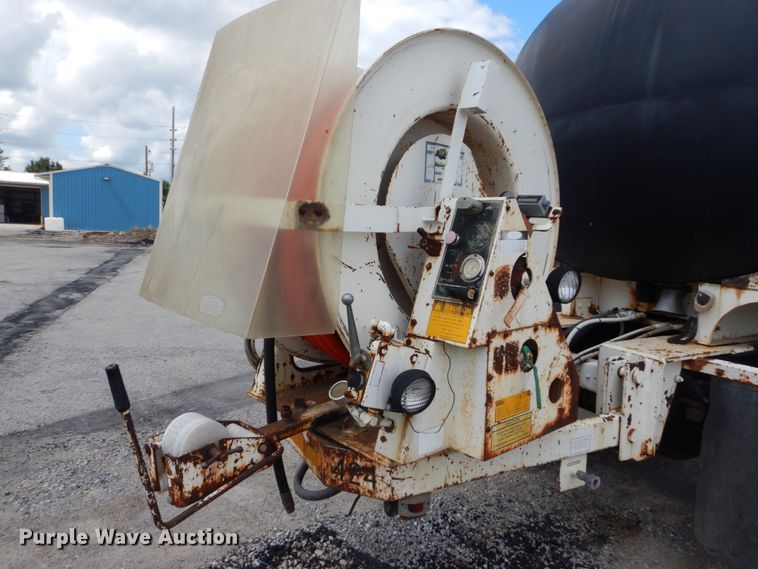 image for item GV9187 1995 Ford F800  sewer jetter truck