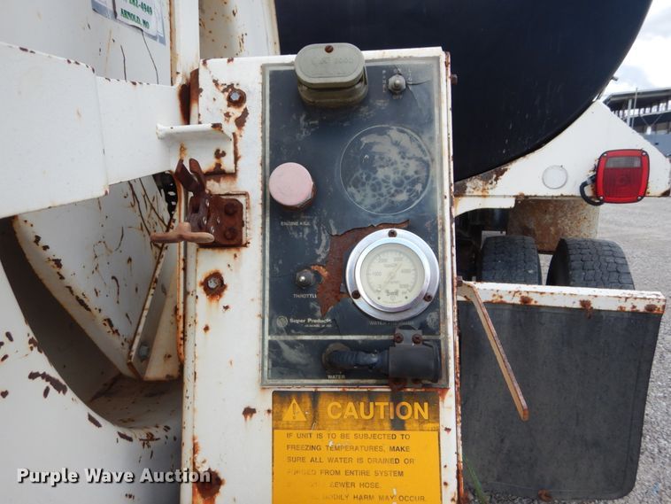 image for item GV9187 1995 Ford F800  sewer jetter truck