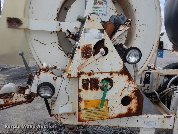 image for item GV9187 1995 Ford F800  sewer jetter truck