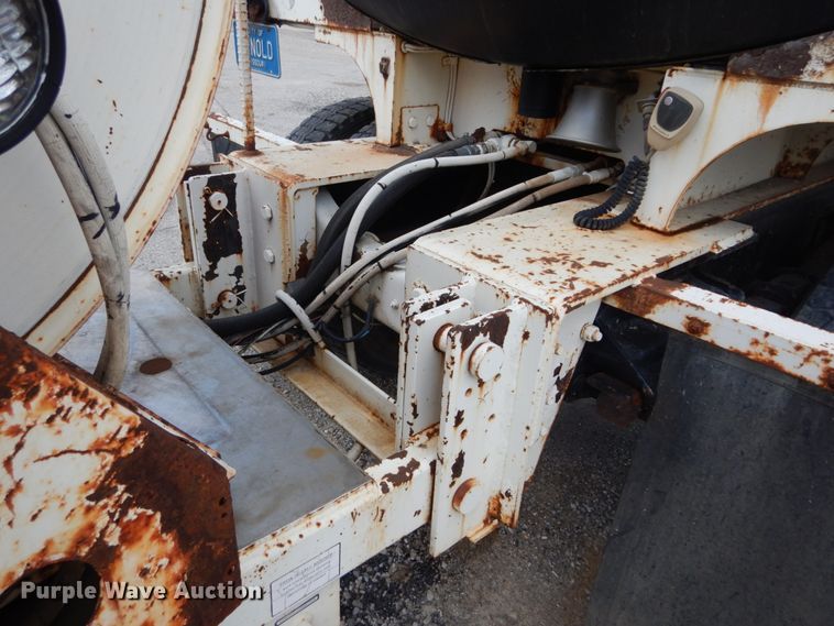 image for item GV9187 1995 Ford F800  sewer jetter truck