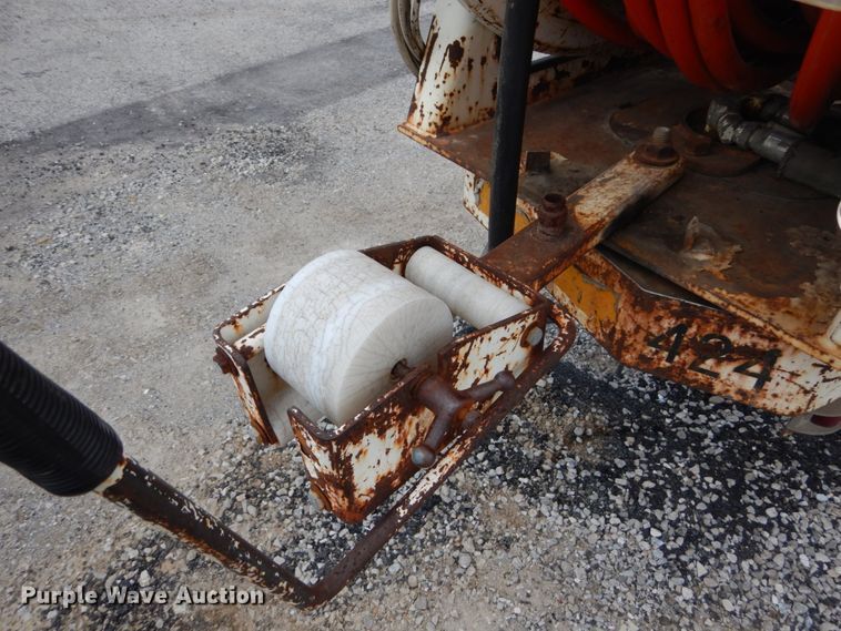 image for item GV9187 1995 Ford F800  sewer jetter truck