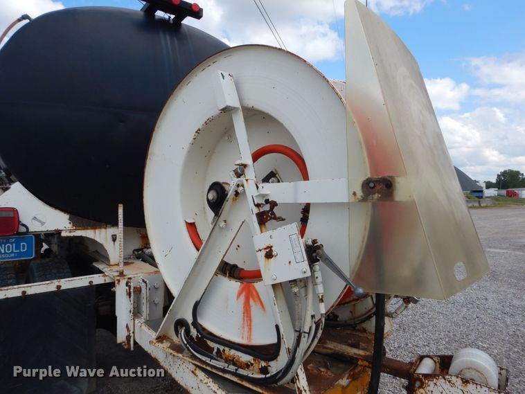 image for item GV9187 1995 Ford F800  sewer jetter truck