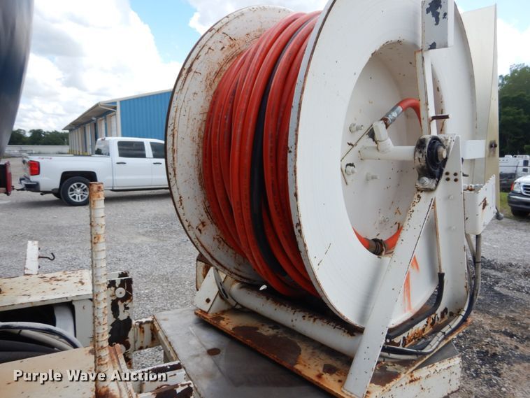 image for item GV9187 1995 Ford F800  sewer jetter truck