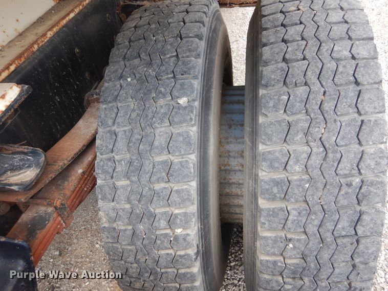 image for item GV9187 1995 Ford F800  sewer jetter truck