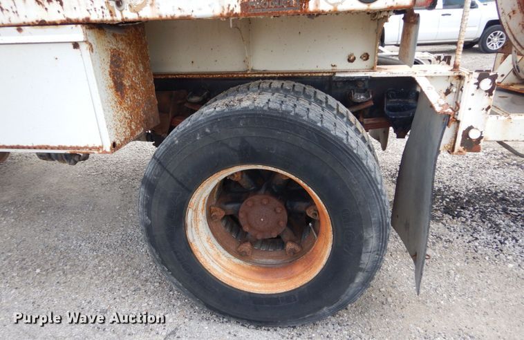 image for item GV9187 1995 Ford F800  sewer jetter truck