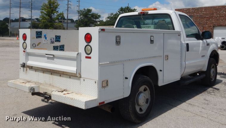 image for item GV9188 2005 Ford F250 Super Duty XL  utility bed pickup truck