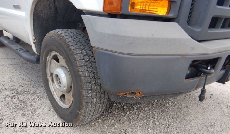 image for item GV9188 2005 Ford F250 Super Duty XL  utility bed pickup truck