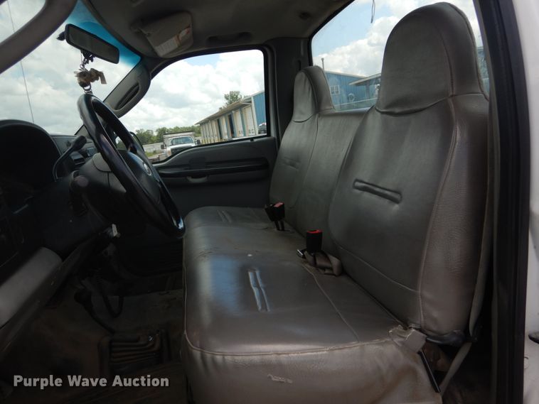 image for item GV9188 2005 Ford F250 Super Duty XL  utility bed pickup truck