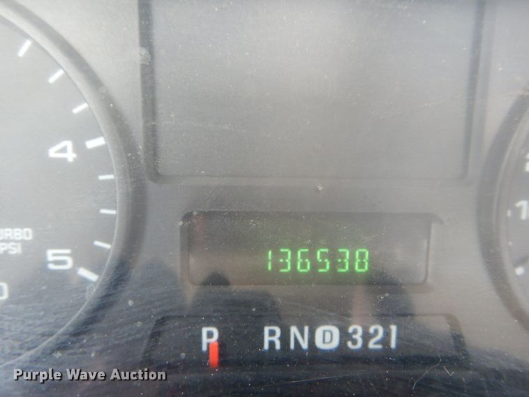 image for item GV9188 2005 Ford F250 Super Duty XL  utility bed pickup truck