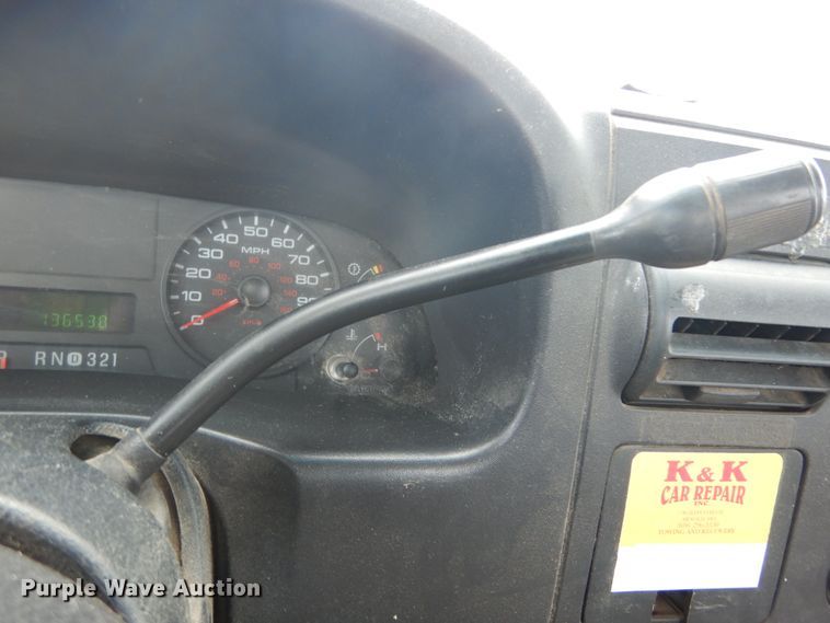 image for item GV9188 2005 Ford F250 Super Duty XL  utility bed pickup truck