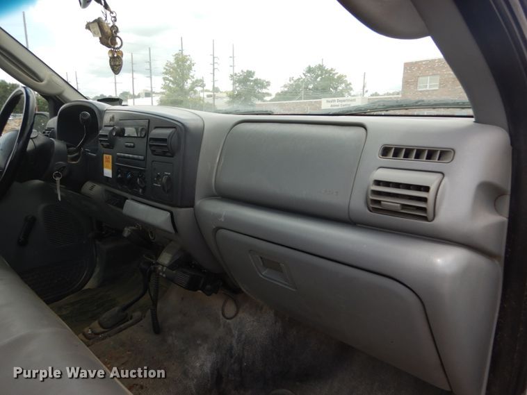 image for item GV9188 2005 Ford F250 Super Duty XL  utility bed pickup truck