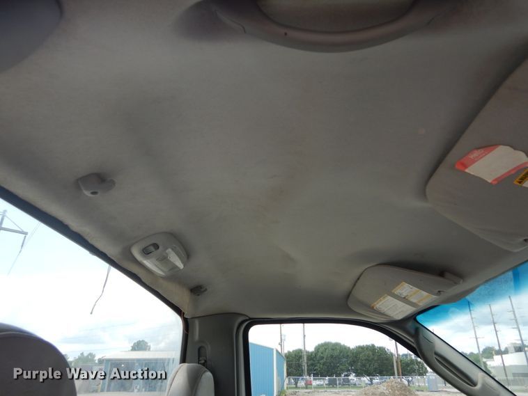 image for item GV9188 2005 Ford F250 Super Duty XL  utility bed pickup truck