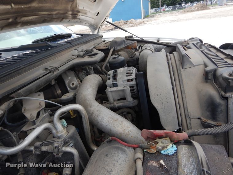 image for item GV9188 2005 Ford F250 Super Duty XL  utility bed pickup truck